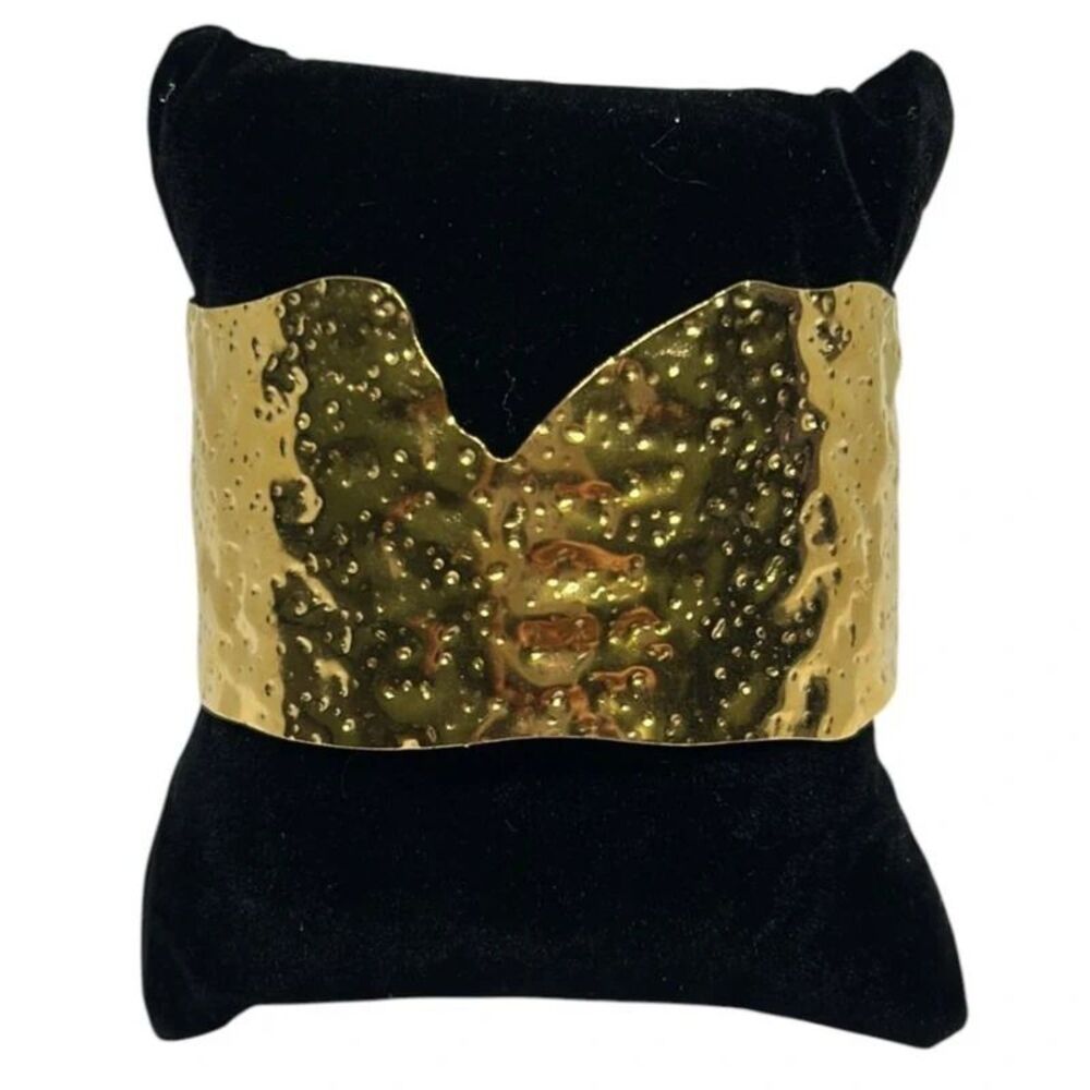 AQUA Shashi Textured Cuff Bracelet